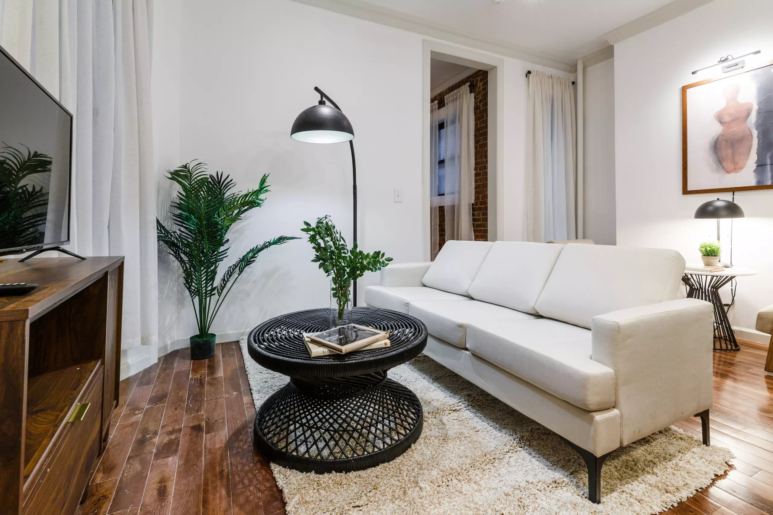650-4S Living Room